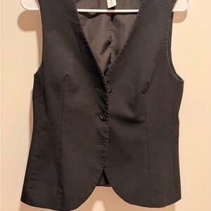 H&M Black Sleeveless Vest